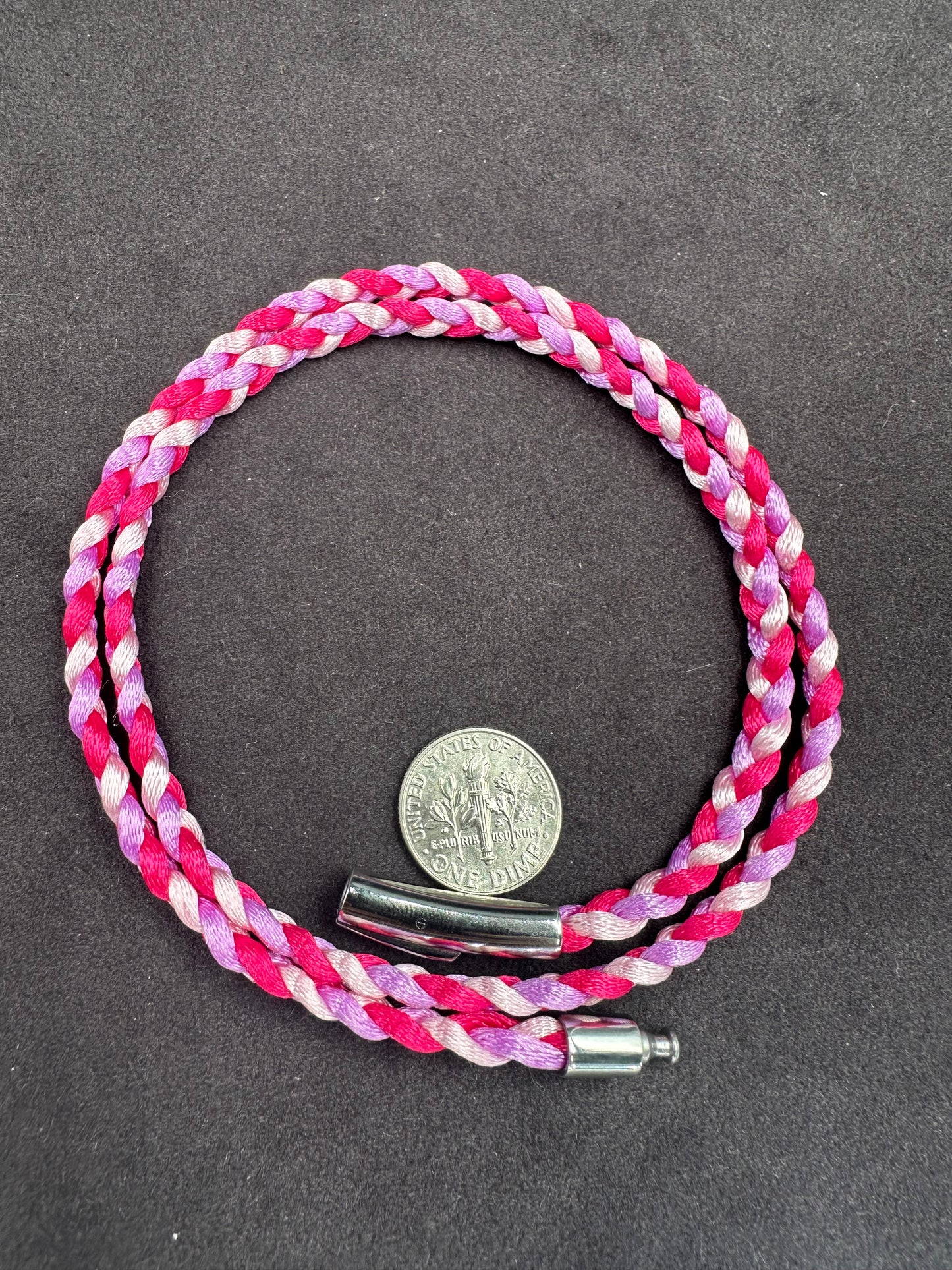 Collar de nailon trenzado de color rosa de 21"