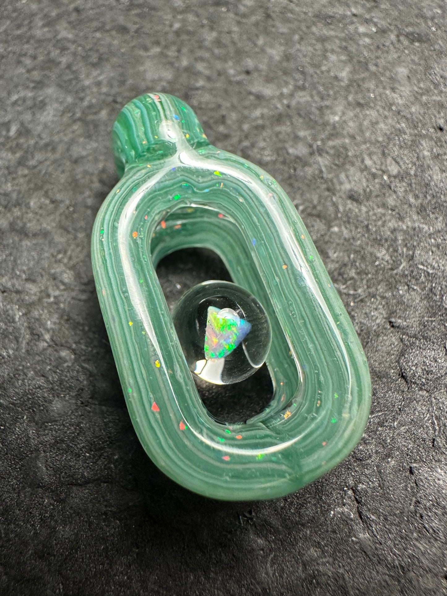 Ópalo triturado sobre mezcla verde Doublink™