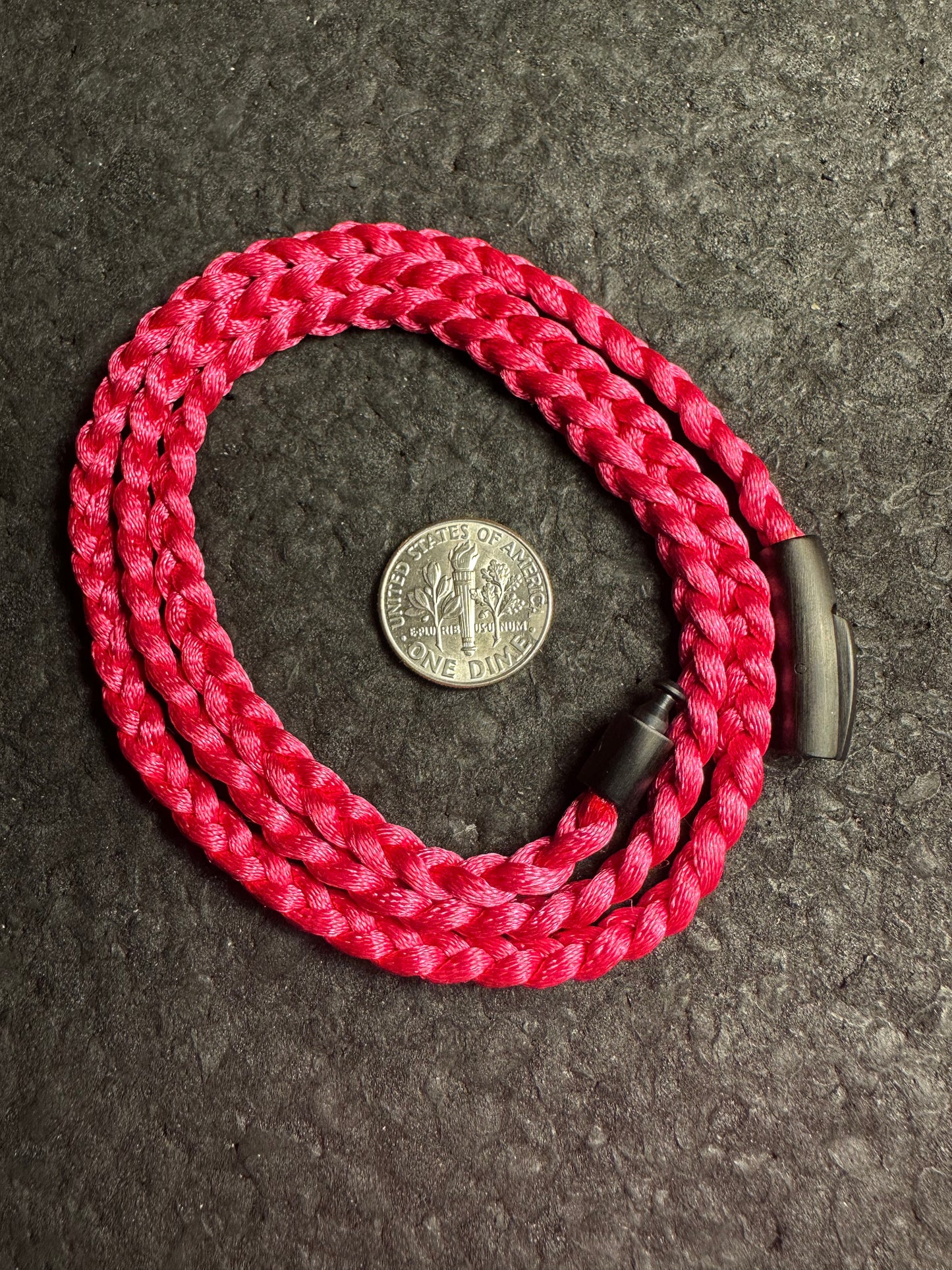 Collar de nailon trenzado color magenta de 23”
