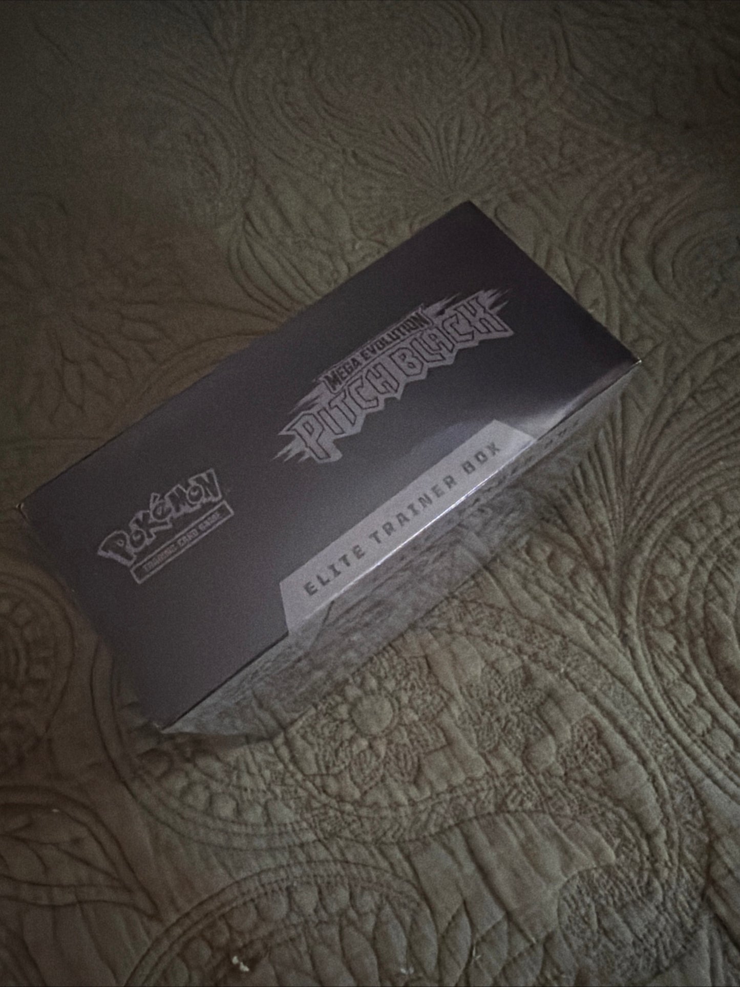 Pokemon Pitch Black ETB