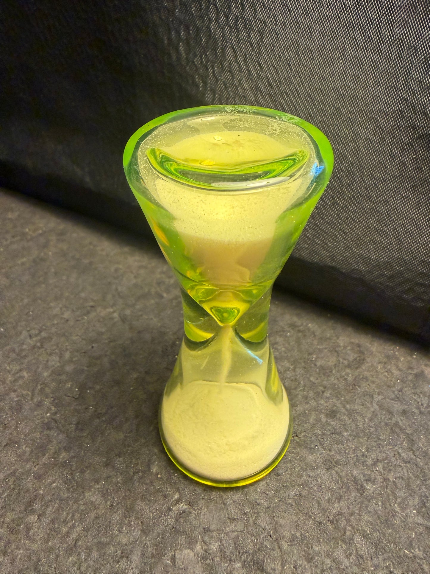 UV Illuminati Hourglass Timer (<48sec.)